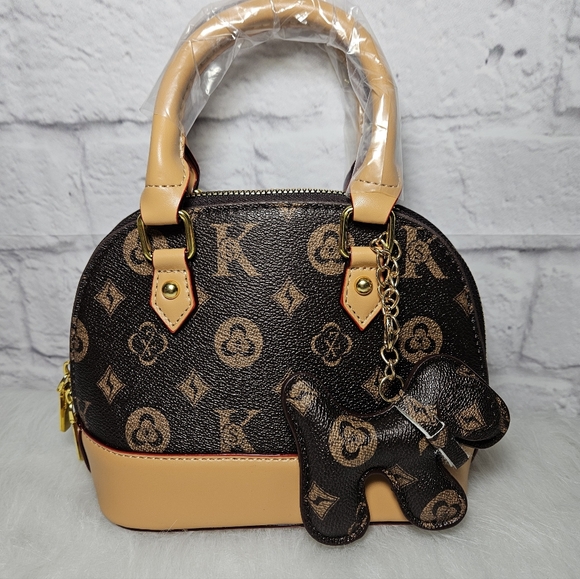 Majure Handbags - NWOT Majure Designer Black and Tan Women's Handbag With Dog Hangtag And Dustbag